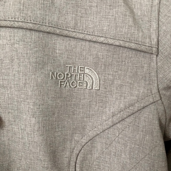 The North Face light grey Softshell - Picture 4 of 8